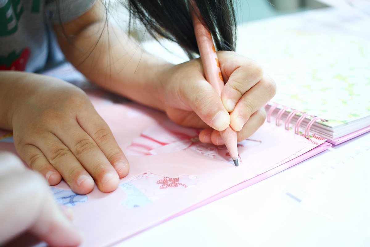 【團購】WEDREAM小小設計師  做衣服、做包包、做鞋子，滿足女孩兒夢想的手作遊戲