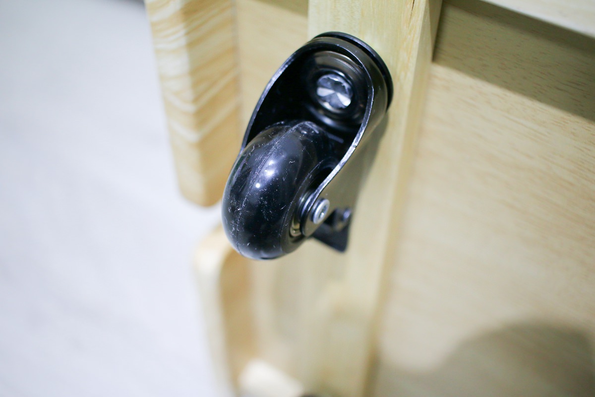 【團購】愛兒館旋轉書櫃實測：5.5級地震也搖不倒的超強收納！加碼開箱行動書包櫃、我的第一座小書櫃