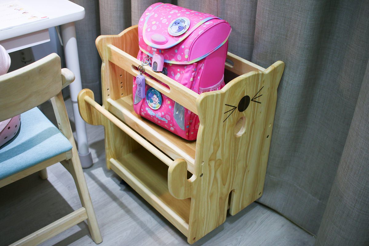 【團購】愛兒館旋轉書櫃實測：5.5級地震也搖不倒的超強收納！加碼開箱行動書包櫃、我的第一座小書櫃