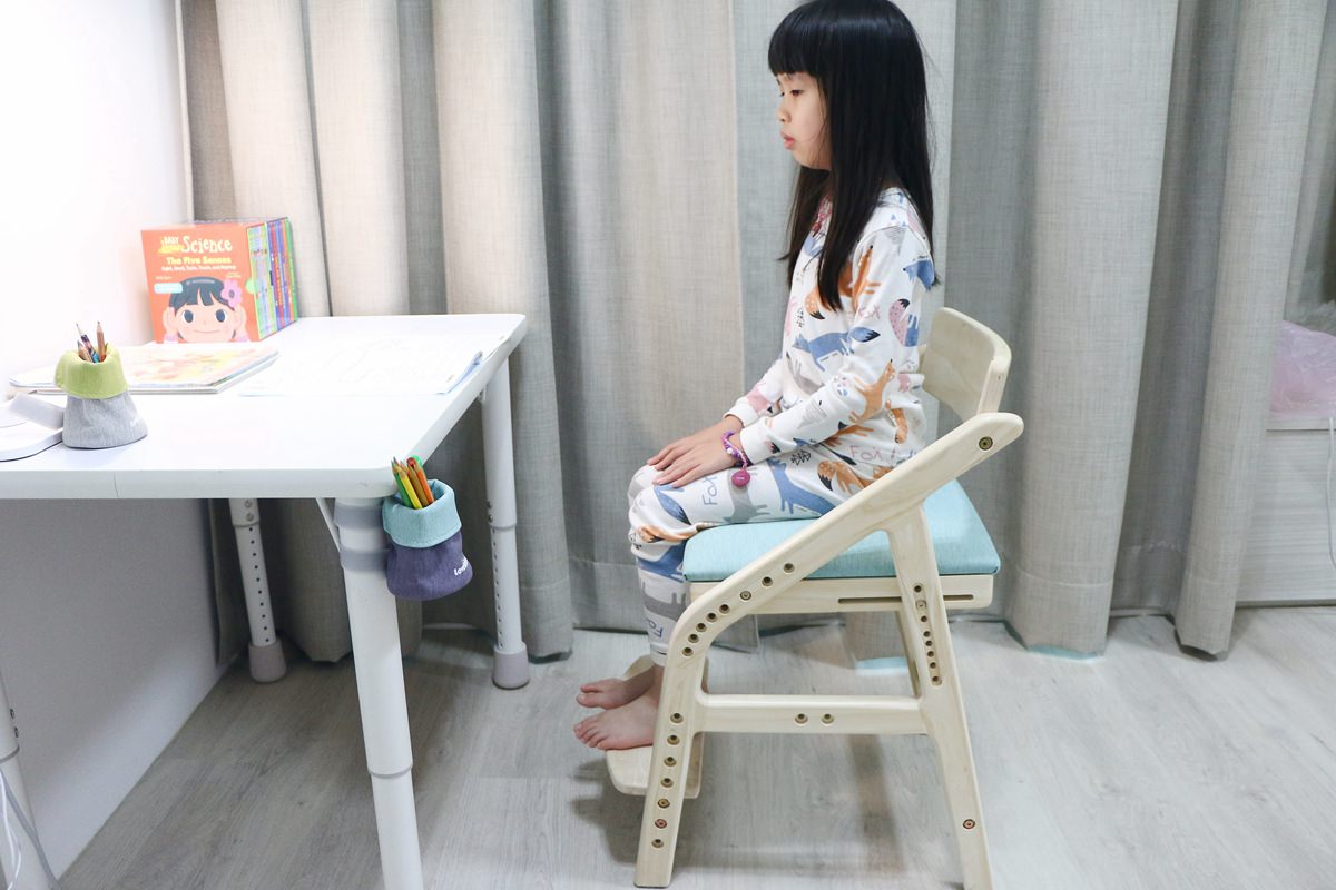 愛兒館學童椅ADATTO26
