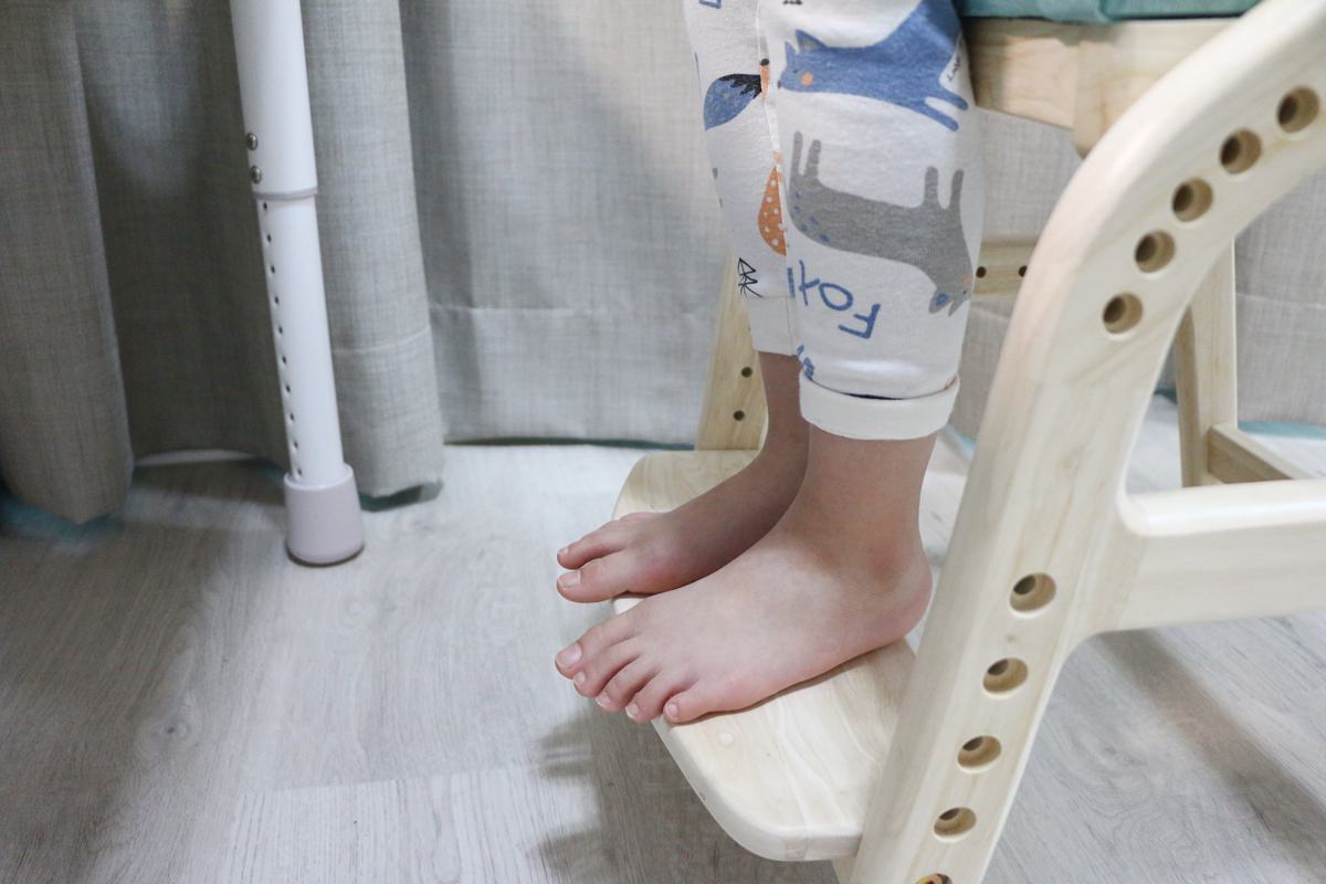 愛兒館學童椅ADATTO28