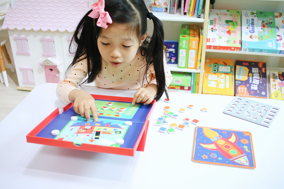 比利時Scratch益智遊戲與拼圖 增進孩子孩子邏輯思考能力