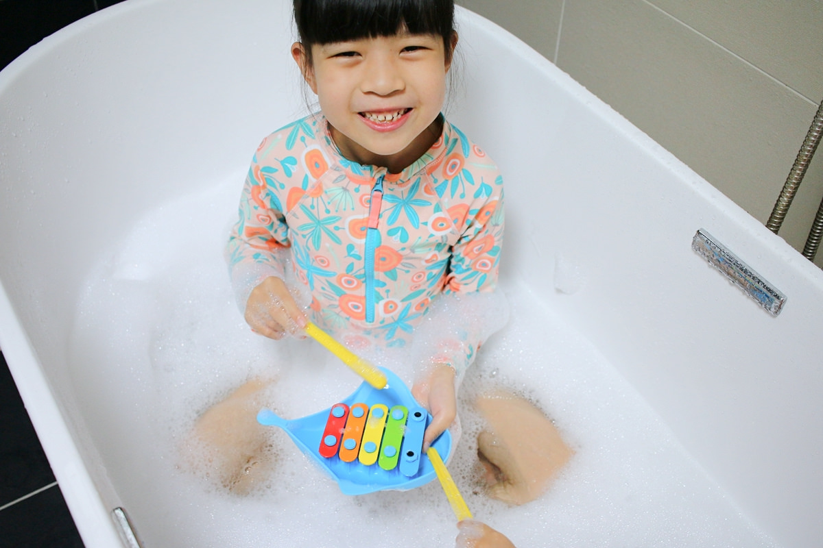 滿趣健Munchkin 洗澡玩具 超級療癒系。可愛好玩又平價的洗澡玩具~