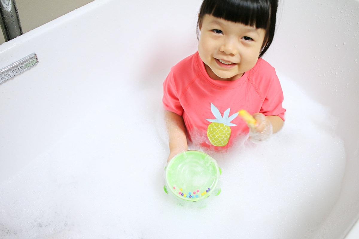 滿趣健Munchkin 洗澡玩具 超級療癒系。可愛好玩又平價的洗澡玩具~
