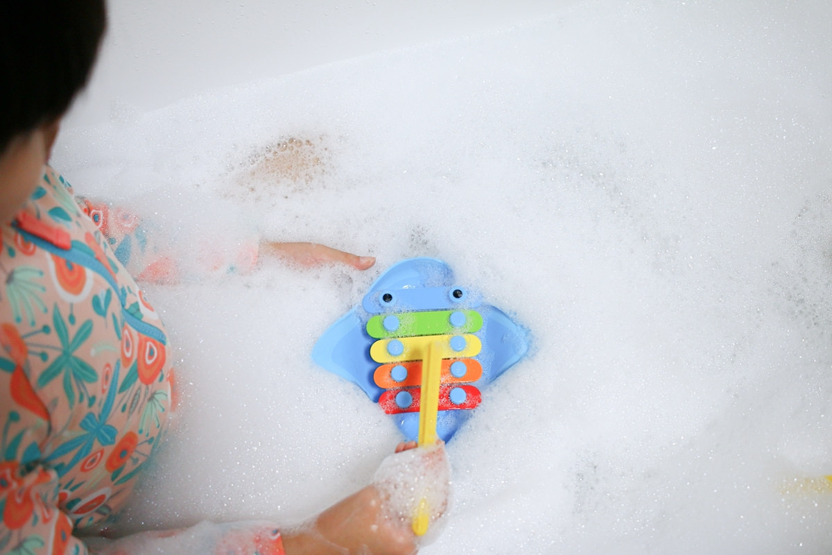 滿趣健Munchkin 洗澡玩具 超級療癒系。可愛好玩又平價的洗澡玩具~