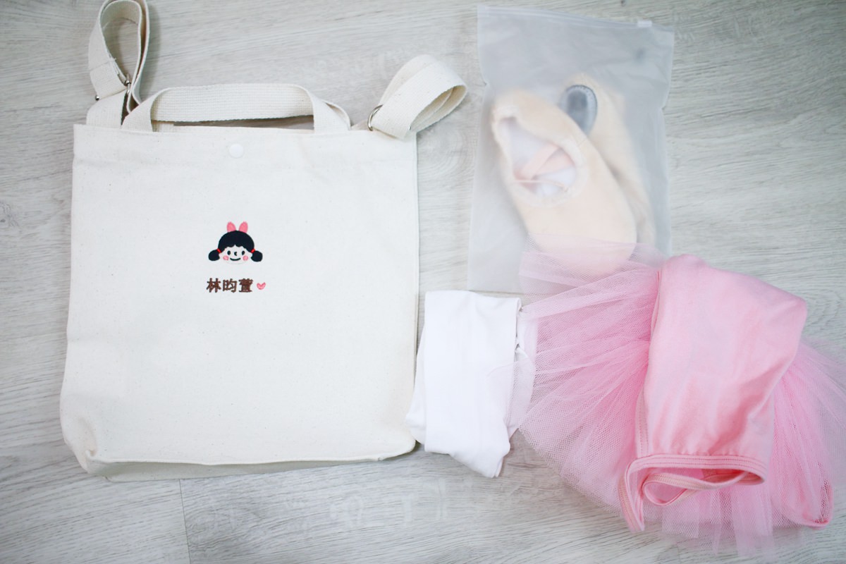 【團購】韓國姓名貼、姓名章客製化團購，圖案可愛又防水、防刮，還有電繡名牌以及客製化湯叉喔!