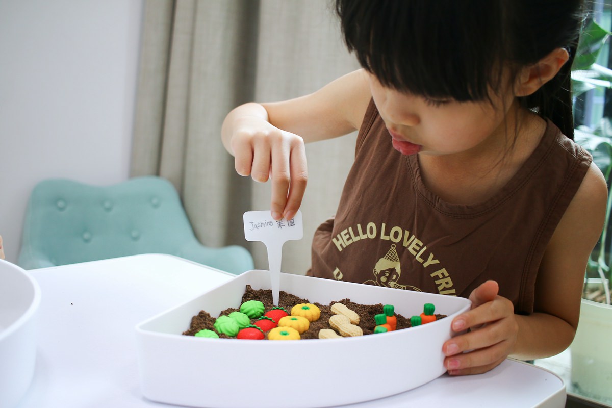 POKI 趣玩盆(感官盆)  讓孩子玩到欲罷不能的感官、認知遊戲