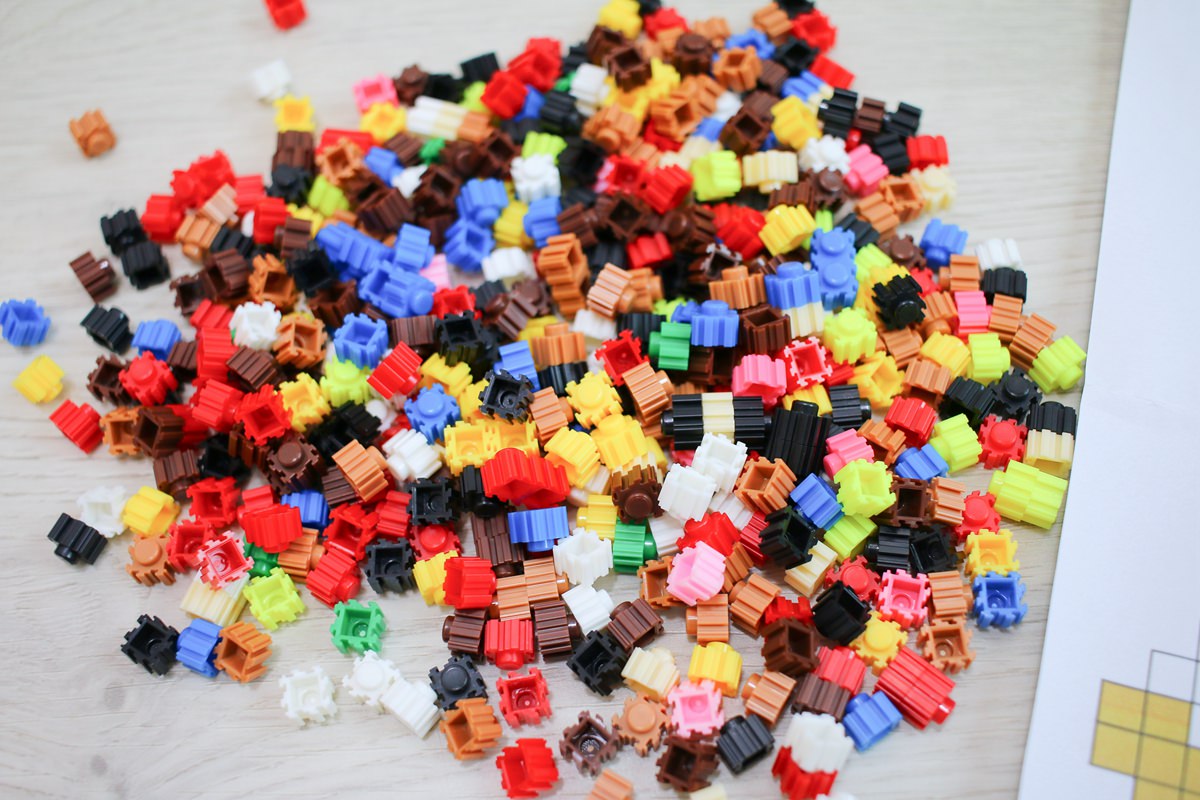 【團購】韓國拼豆 Color Story免燙拼豆 玩到欲罷不能、會不斷想挑戰的手作遊戲 - 第4張圖 【團購】韓國拼豆 Color Story免燙拼豆 玩到欲罷不能、會不斷想挑戰的手作遊戲