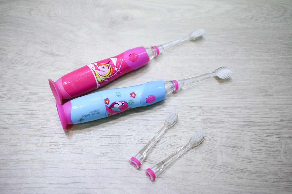 BRUSH BABY電動牙刷、木糖醇牙膏 可愛的動物造型，讓孩子開開心心學習自主刷牙