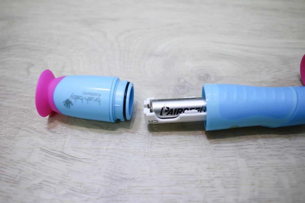 BRUSH BABY電動牙刷、木糖醇牙膏 可愛的動物造型，讓孩子開開心心學習自主刷牙