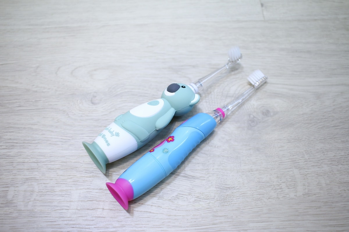 BRUSH BABY電動牙刷、木糖醇牙膏 可愛的動物造型，讓孩子開開心心學習自主刷牙