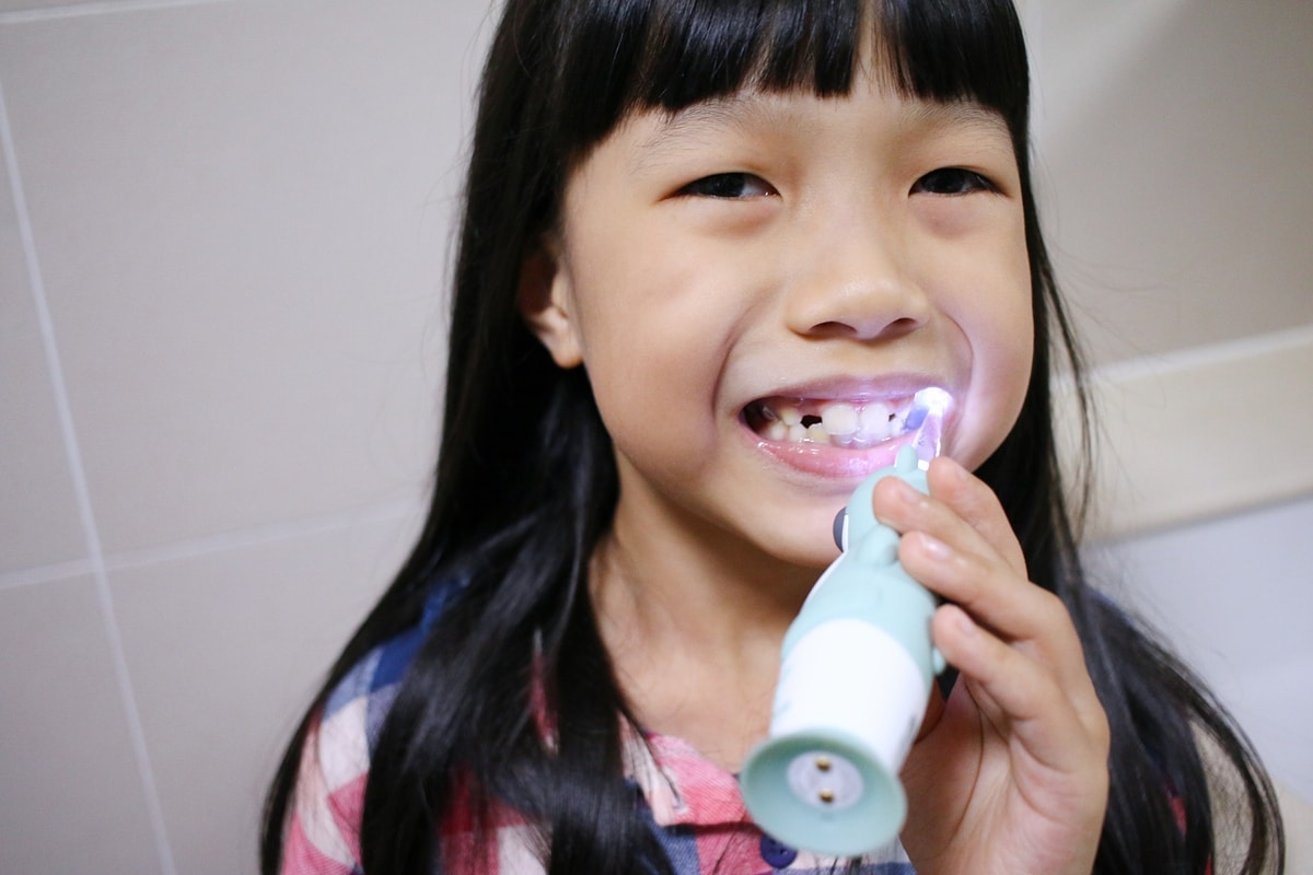 BRUSH BABY電動牙刷、木糖醇牙膏 可愛的動物造型，讓孩子開開心心學習自主刷牙