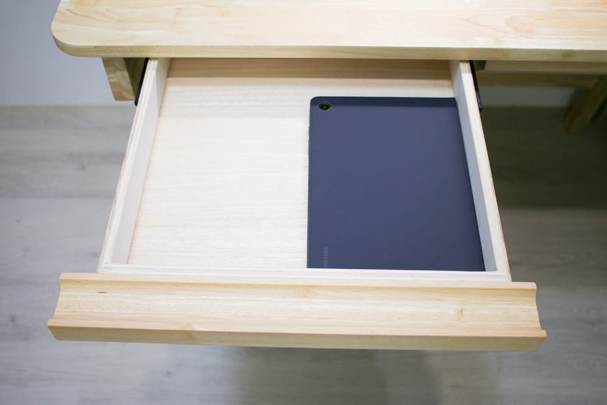 ADATTO成長書桌實拍｜學童椅可調高度設計+原木安全材質