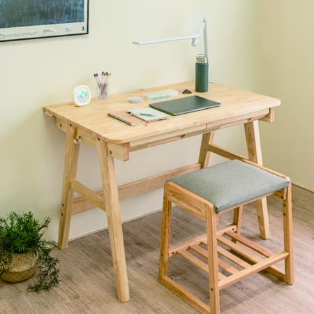 ADATTO成長書桌實拍｜學童椅可調高度設計+原木安全材質