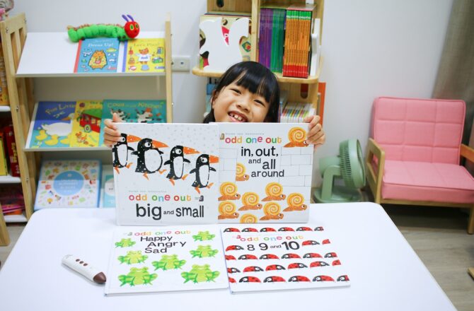 KIDSREAD 點讀筆  Odd One Out 英文益智點讀繪本