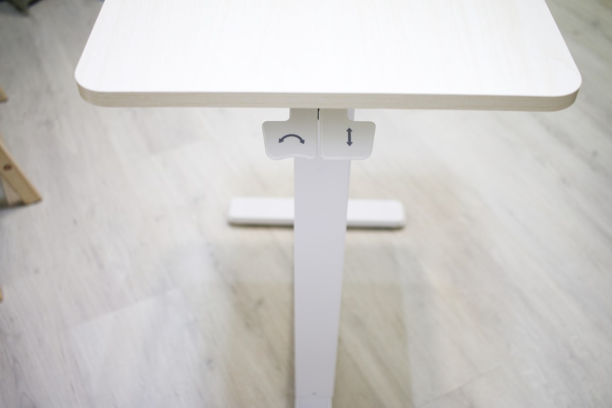 【團購】愛兒館斜面式氣動升降伴讀桌開箱:全家人的萬用邊桌、智能移動邊桌 - 第23張圖 【團購】愛兒館斜面式氣動升降伴讀桌開箱:全家人的萬用邊桌、智能移動邊桌