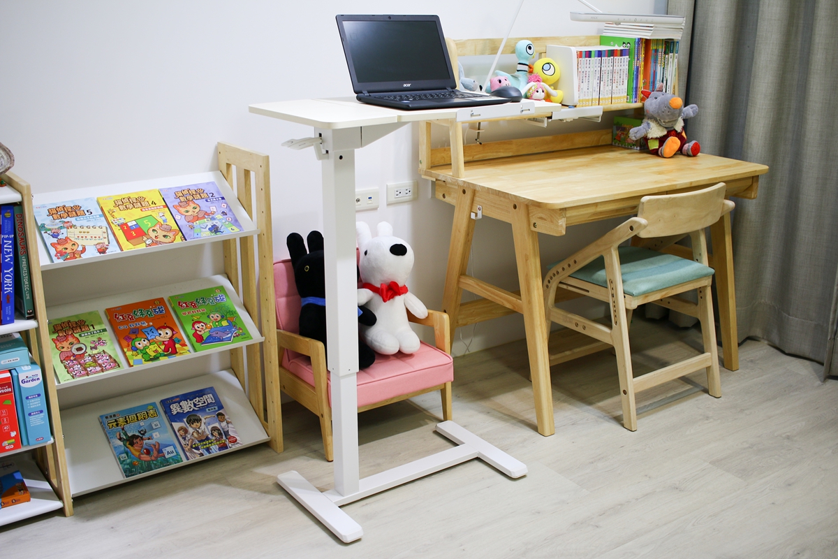 【開箱】愛兒館斜面式氣動升降伴讀桌開箱:全家人的萬用邊桌、智能移動邊桌 - 第32張圖 【開箱】愛兒館斜面式氣動升降伴讀桌開箱:全家人的萬用邊桌、智能移動邊桌