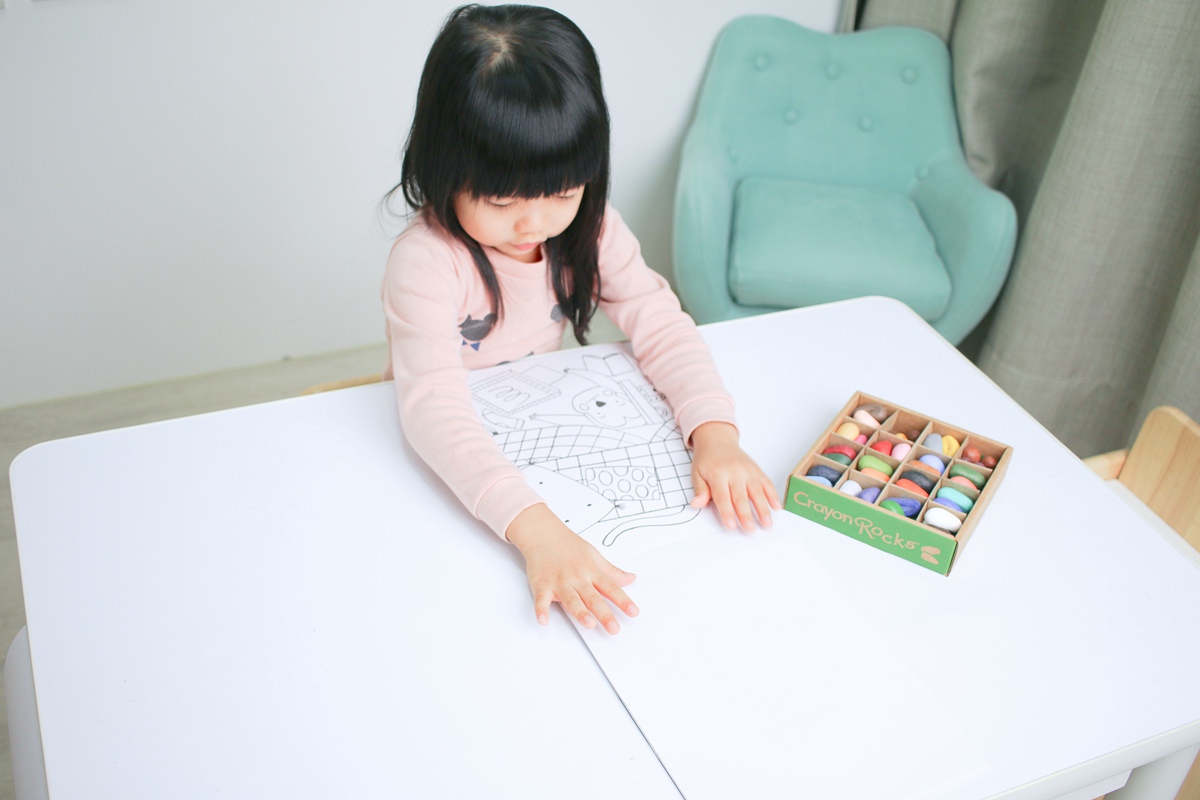 【團購】酷蠟石大豆蠟筆(和著色繪本)Crayon Rocks  色彩豐富、三點握姿輕鬆運筆