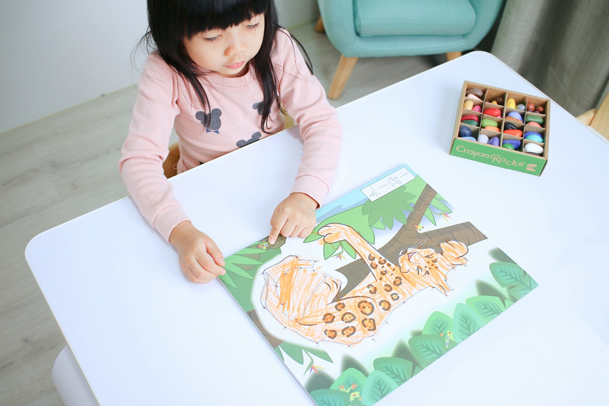 【團購】酷蠟石大豆蠟筆(和著色繪本)Crayon Rocks  色彩豐富、三點握姿輕鬆運筆