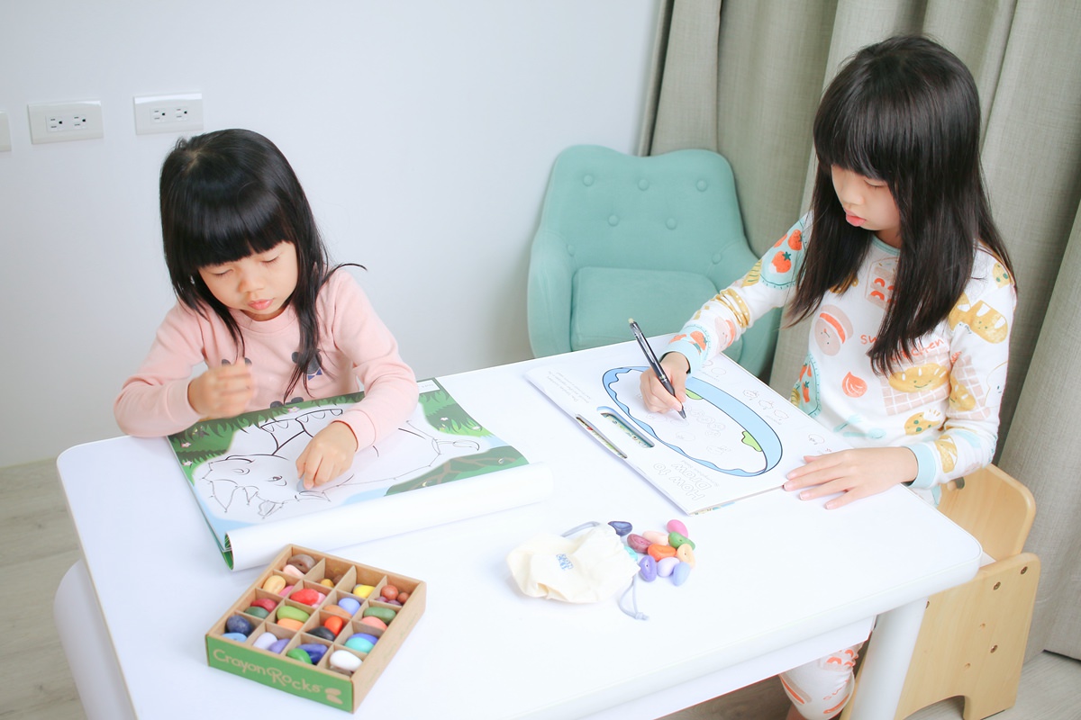 【團購】酷蠟石大豆蠟筆(和著色繪本)Crayon Rocks  色彩豐富、三點握姿輕鬆運筆