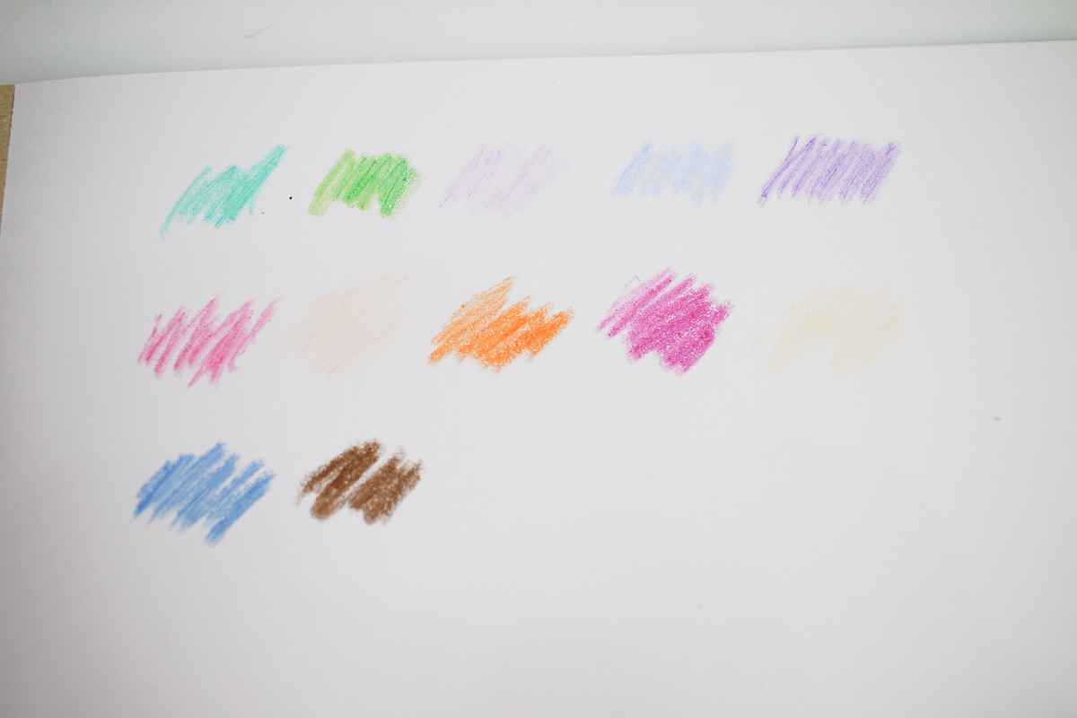 【團購】酷蠟石大豆蠟筆(和著色繪本)Crayon Rocks  色彩豐富、三點握姿輕鬆運筆