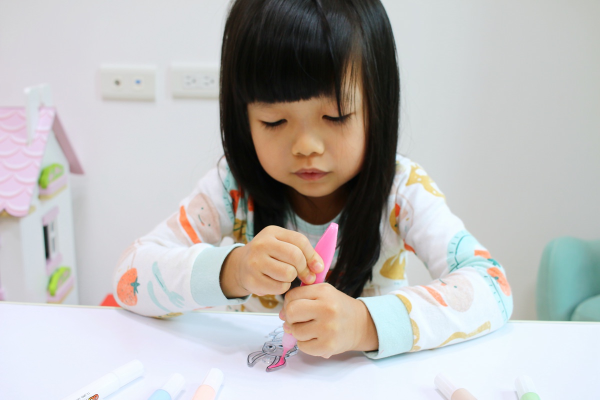 【團購】韓國Donerland 玉米黏土和彩繪玻璃~ 孩子停不下來的手作遊戲