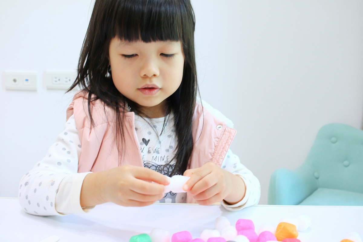 【團購】韓國Donerland 玉米黏土和彩繪玻璃~ 孩子停不下來的手作遊戲