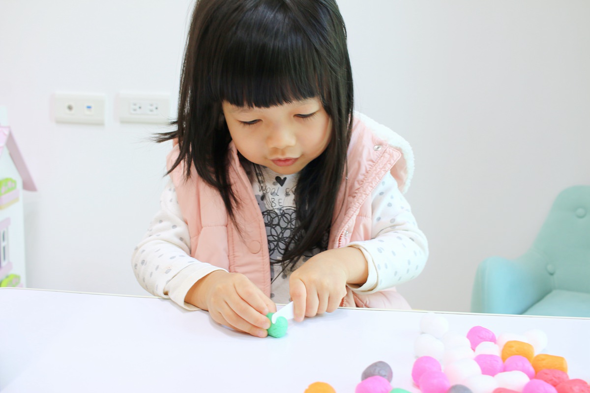 【團購】韓國Donerland 玉米黏土和彩繪玻璃~ 孩子停不下來的手作遊戲