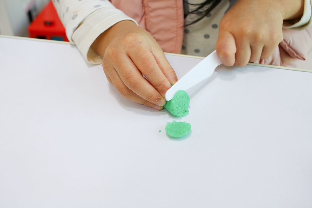 【團購】韓國Donerland 玉米黏土和彩繪玻璃~ 孩子停不下來的手作遊戲