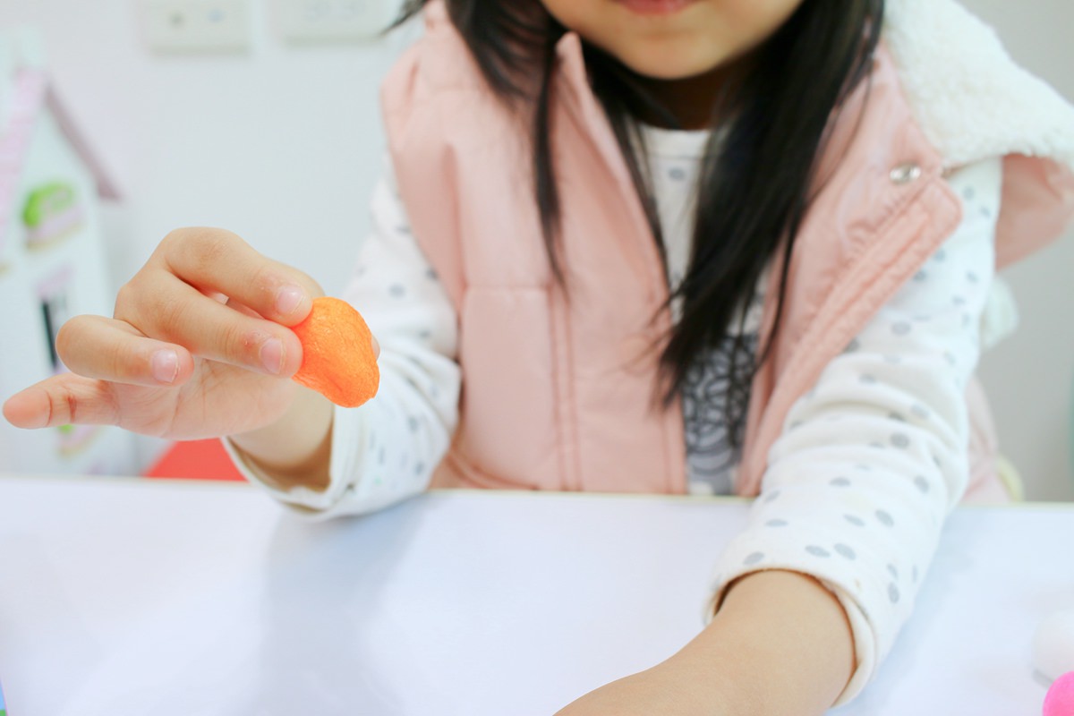 【團購】韓國Donerland 玉米黏土和彩繪玻璃~ 孩子停不下來的手作遊戲