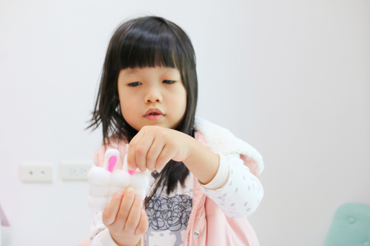 【團購】韓國Donerland 玉米黏土和彩繪玻璃~ 孩子停不下來的手作遊戲