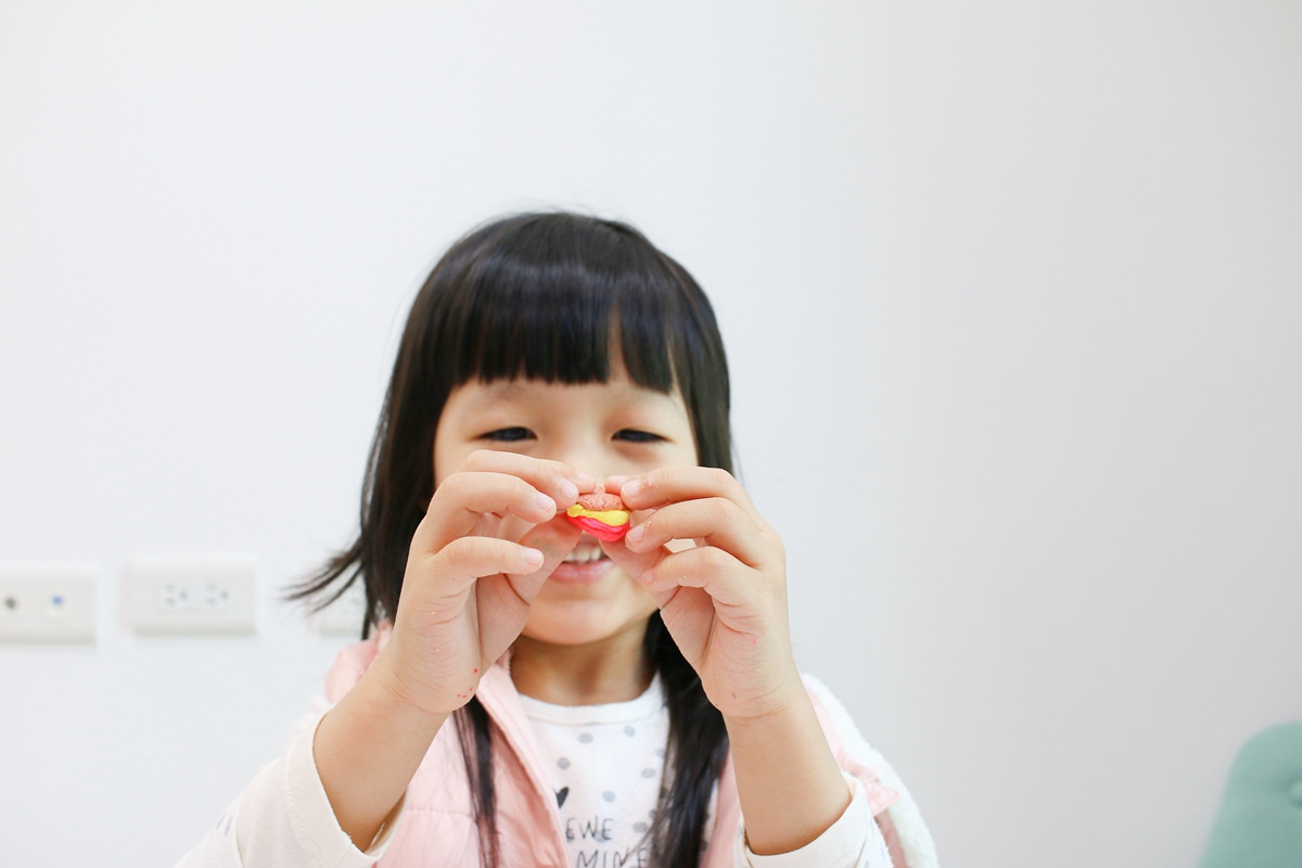 【團購】韓國Donerland 玉米黏土和彩繪玻璃~ 孩子停不下來的手作遊戲