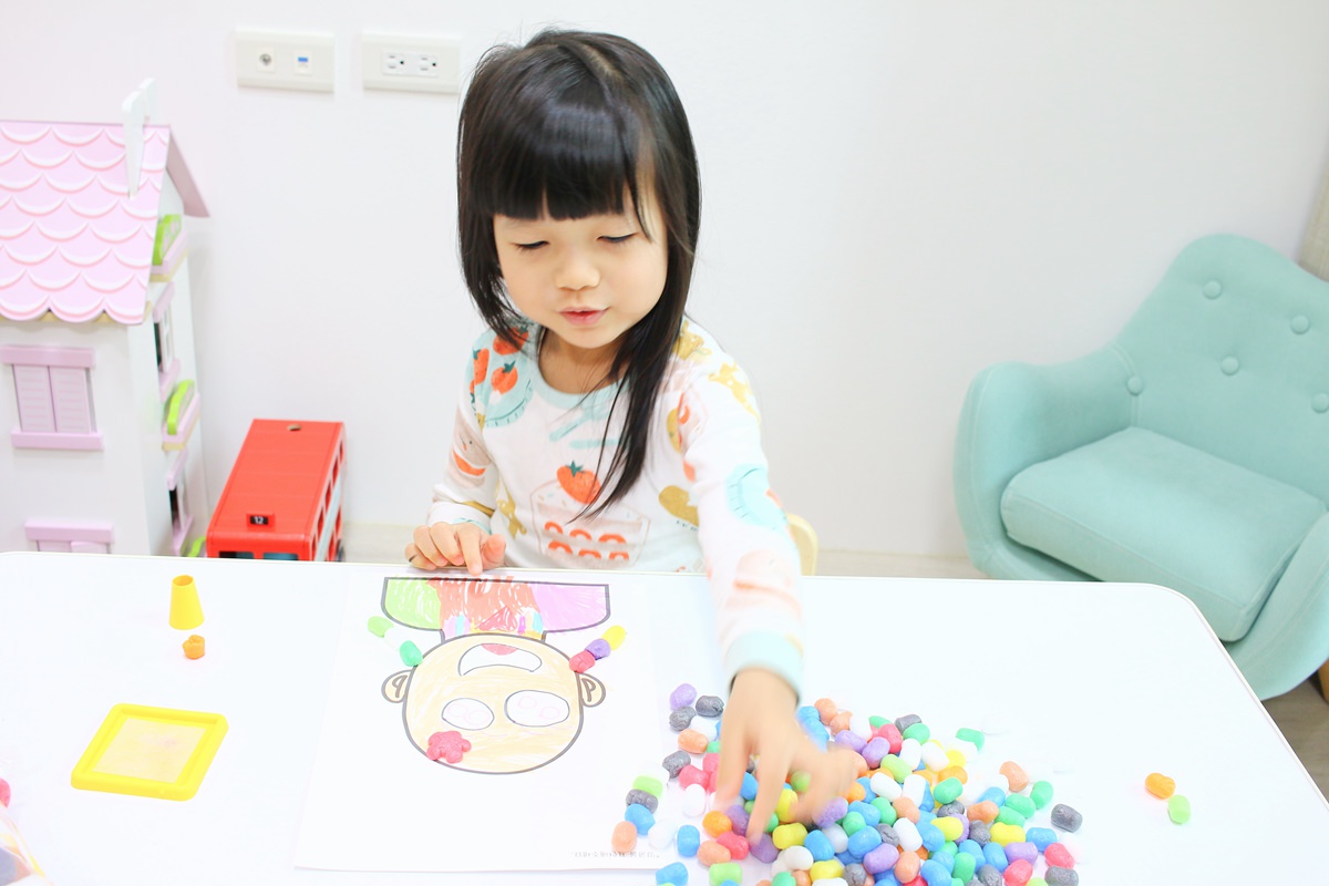 【團購】韓國Donerland 玉米黏土和彩繪玻璃~ 孩子停不下來的手作遊戲