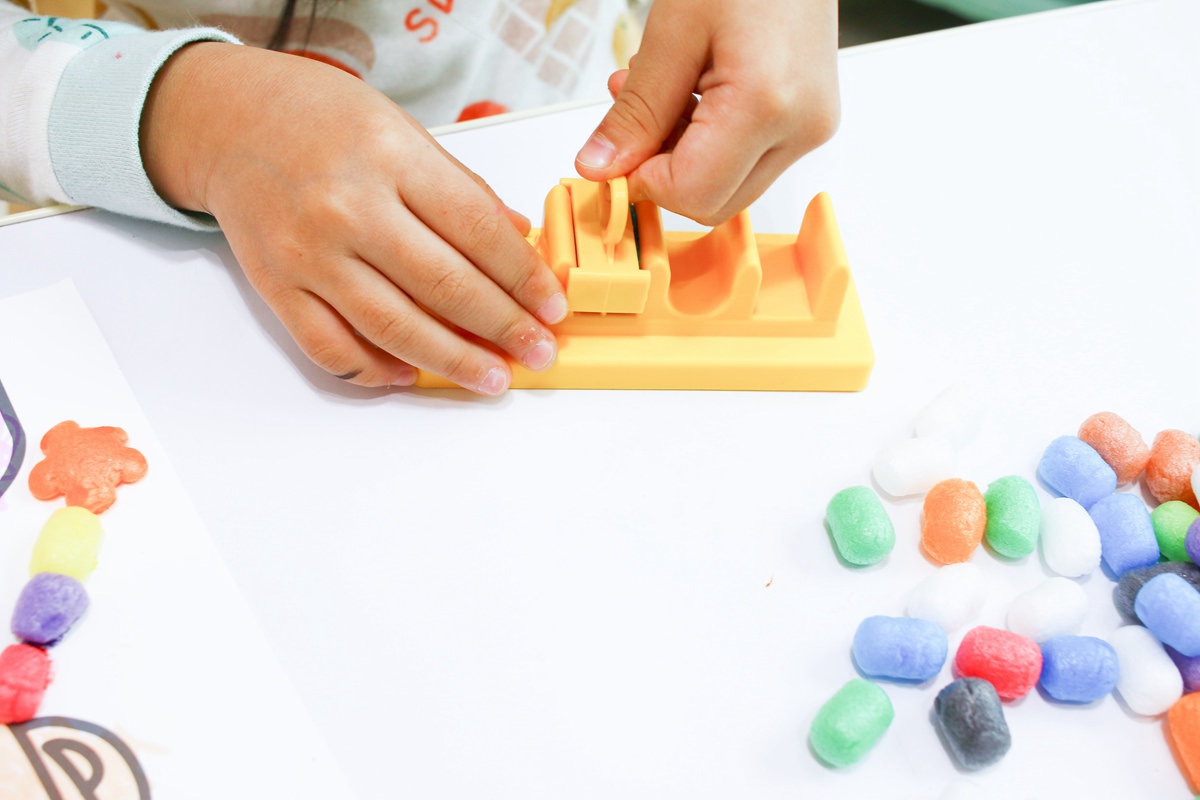 【團購】韓國Donerland 玉米黏土和彩繪玻璃~ 孩子停不下來的手作遊戲