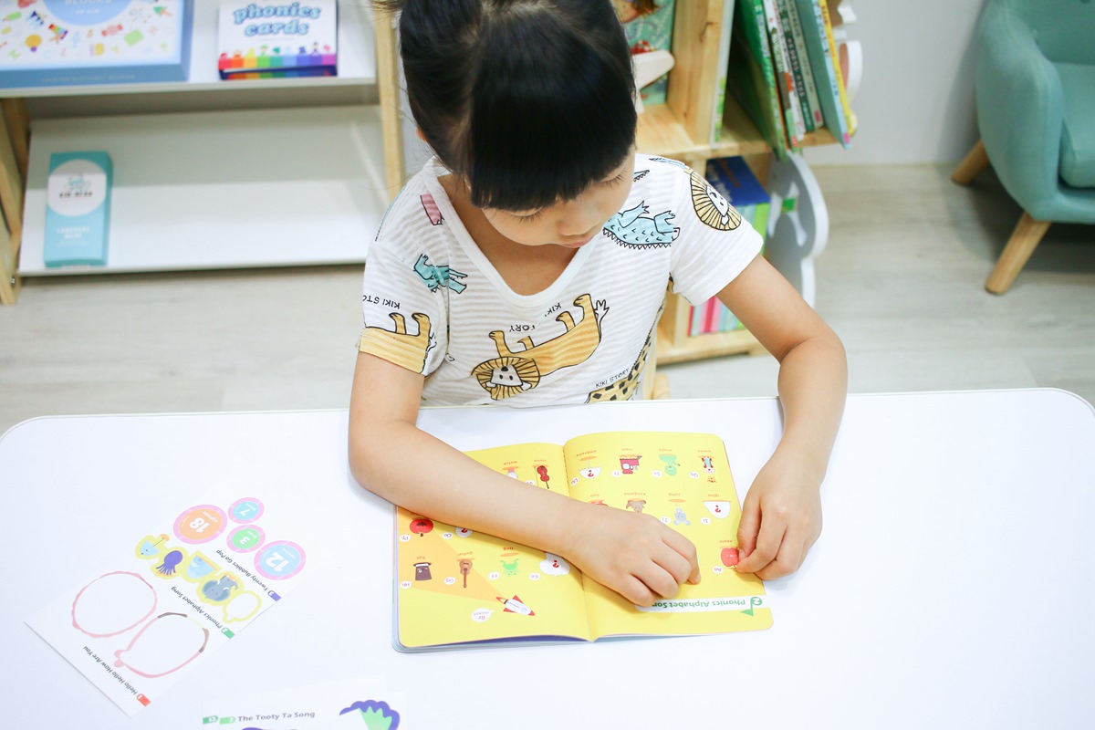 英文兒歌唱學 Kiboomers 讓孩子在遊戲中開心的學英文~KidsRead點讀筆推薦