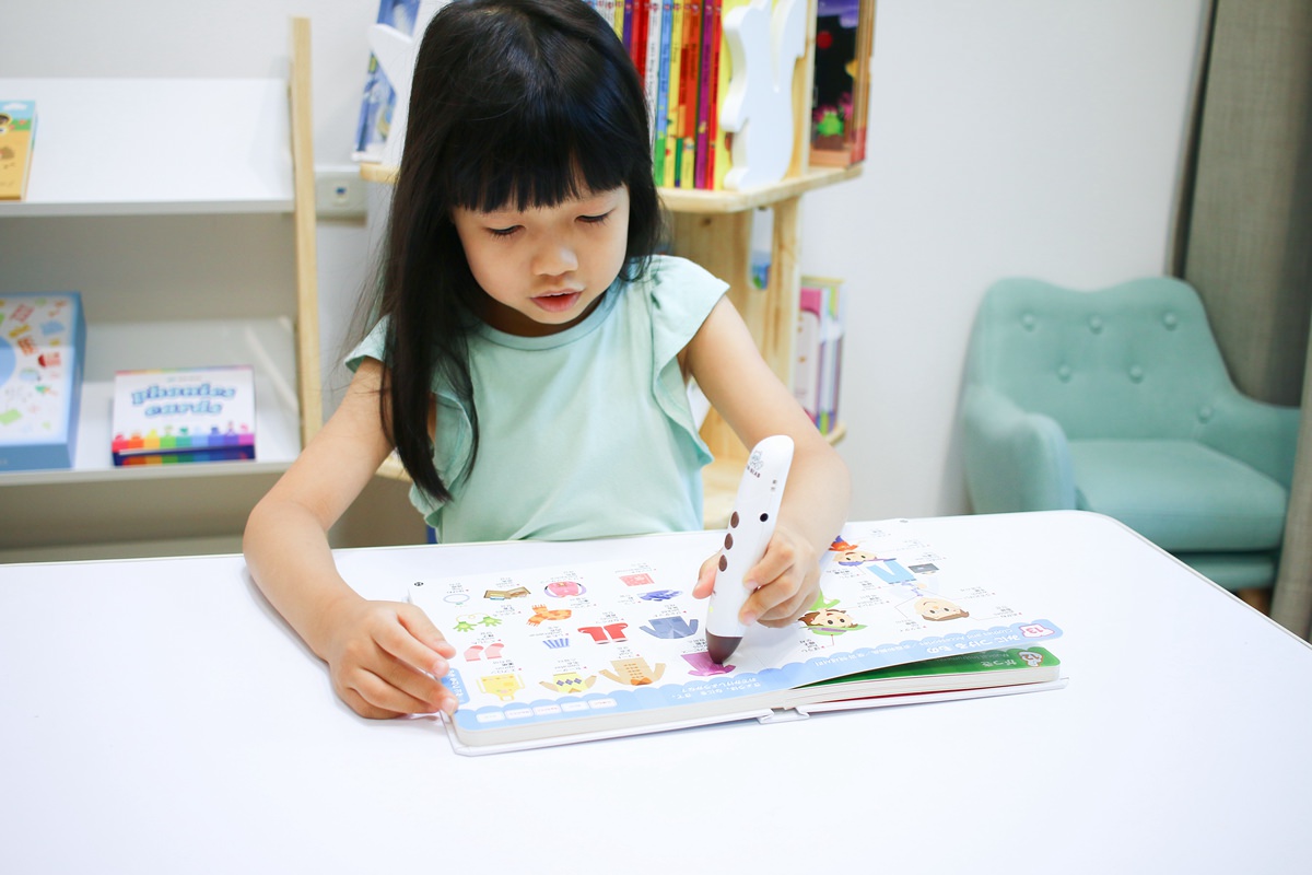 幼兒學習 四語圖解字典 讓孩子學習許多字彙的好物     KidsRead點讀筆推薦