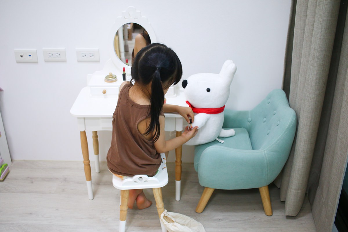 【團購】Le Toy Van女孩我最大夢幻時尚梳妝台+夢幻時尚造型玩具組 滿足小女孩的裝扮慾 - 第45張圖 【團購】Le Toy Van女孩我最大夢幻時尚梳妝台+夢幻時尚造型玩具組 滿足小女孩的裝扮慾