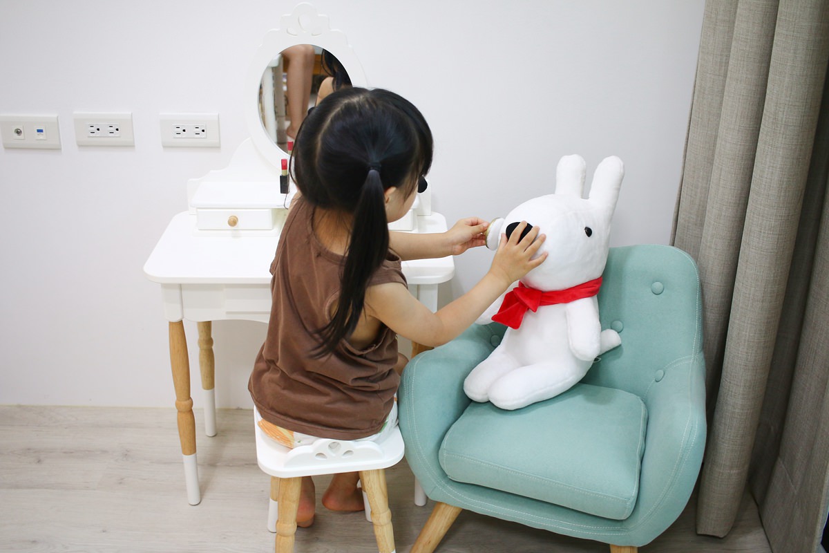 【團購】Le Toy Van女孩我最大夢幻時尚梳妝台+夢幻時尚造型玩具組 滿足小女孩的裝扮慾 - 第48張圖 【團購】Le Toy Van女孩我最大夢幻時尚梳妝台+夢幻時尚造型玩具組 滿足小女孩的裝扮慾