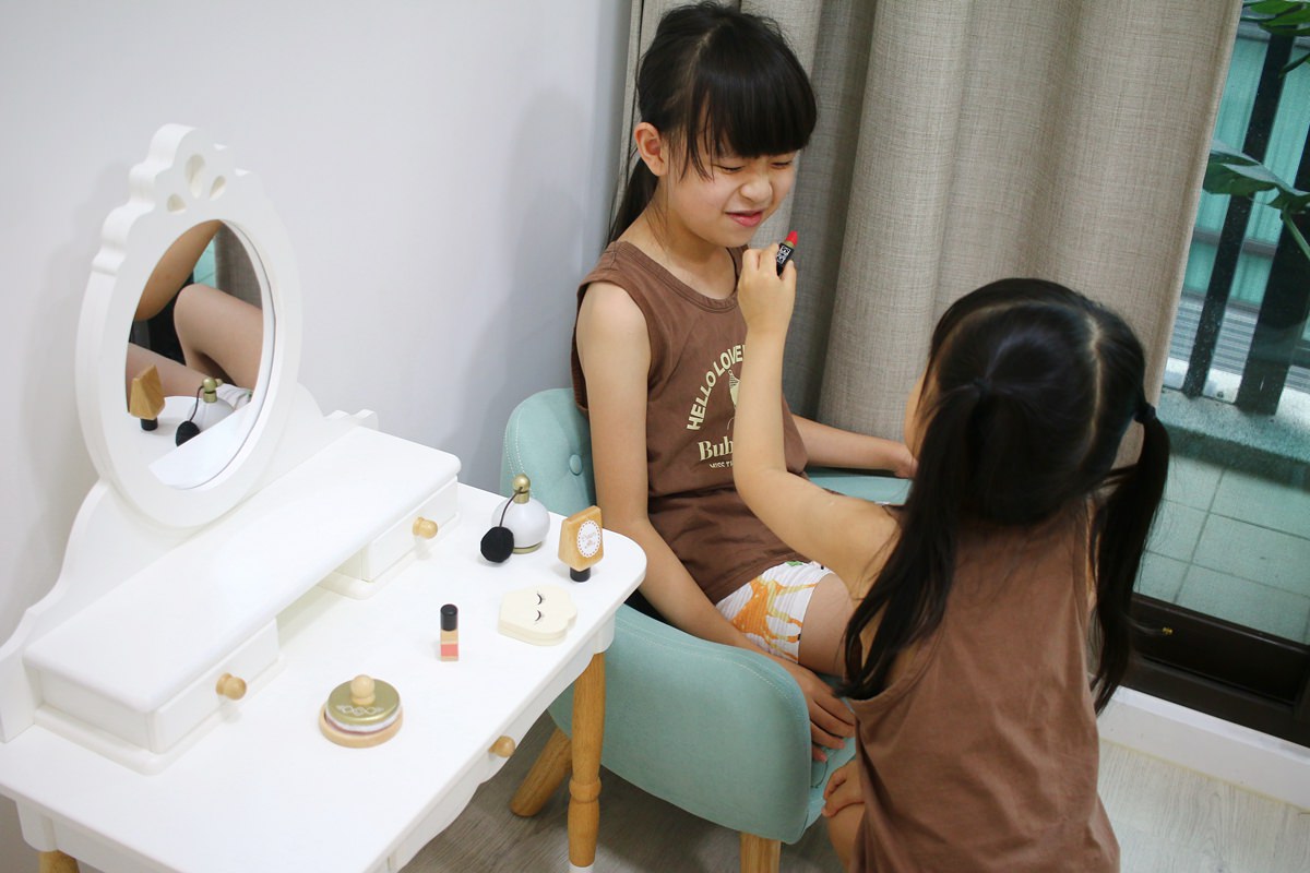 【團購】Le Toy Van女孩我最大夢幻時尚梳妝台+夢幻時尚造型玩具組 滿足小女孩的裝扮慾 - 第42張圖 【團購】Le Toy Van女孩我最大夢幻時尚梳妝台+夢幻時尚造型玩具組 滿足小女孩的裝扮慾
