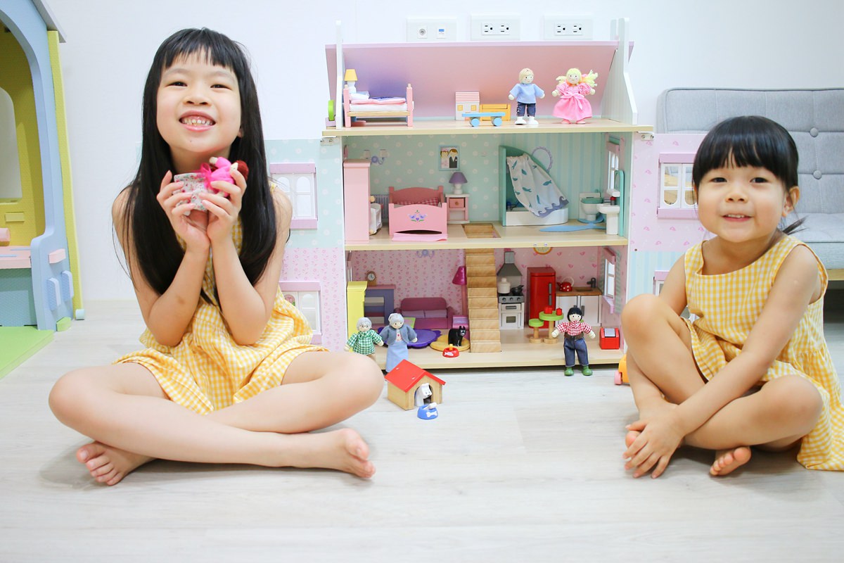 【娃娃屋推薦+團購】LE TOY VAN夢幻娃娃屋,超美~~滿足每個女孩兒的扮演夢、公主夢 - 第125張圖 【娃娃屋推薦+團購】LE TOY VAN夢幻娃娃屋,超美~~滿足每個女孩兒的扮演夢、公主夢