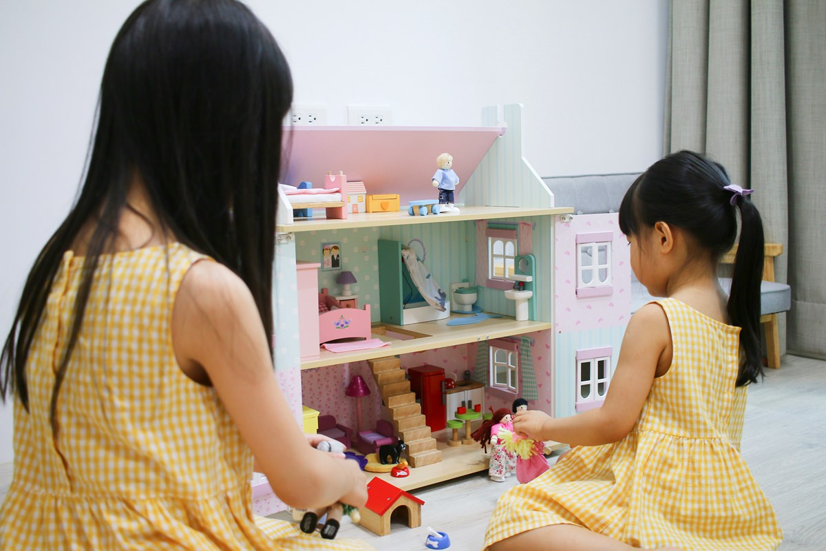 【娃娃屋推薦+團購】LE TOY VAN夢幻娃娃屋,超美~~滿足每個女孩兒的扮演夢、公主夢 - 第2張圖 【娃娃屋推薦+團購】LE TOY VAN夢幻娃娃屋,超美~~滿足每個女孩兒的扮演夢、公主夢