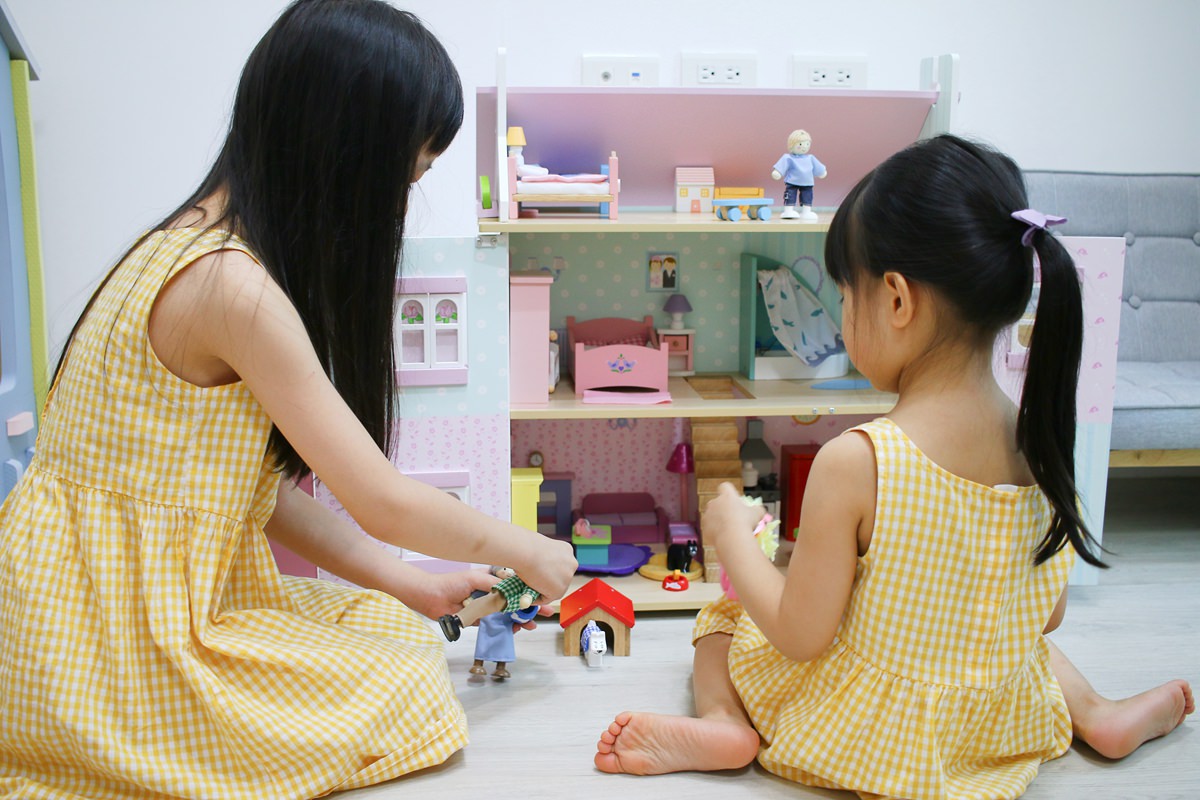 【娃娃屋推薦+團購】LE TOY VAN夢幻娃娃屋,超美~~滿足每個女孩兒的扮演夢、公主夢 - 第115張圖 【娃娃屋推薦+團購】LE TOY VAN夢幻娃娃屋,超美~~滿足每個女孩兒的扮演夢、公主夢