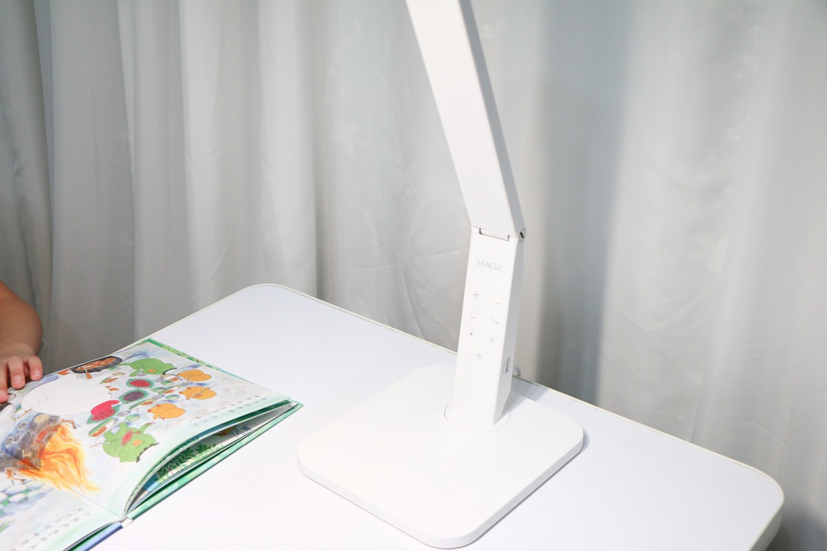 【團購。12/17開團】MAGIC護眼檯燈MA358W   專業好用、入座感應和自動亮度功能好方便