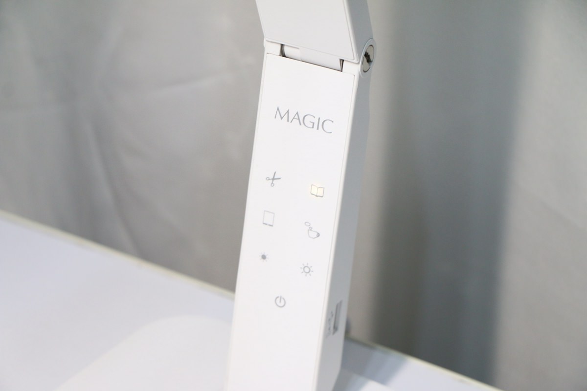 【團購。12/17開團】MAGIC護眼檯燈MA358W   專業好用、入座感應和自動亮度功能好方便