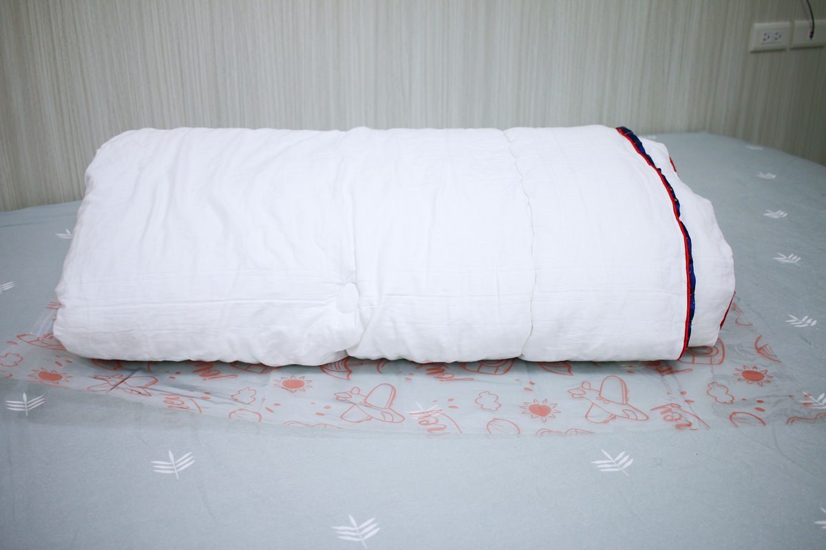 衣服真空壓縮袋推薦(MIDAS 真空平面立體壓縮袋)和夏季好物~和闔樂泰水刀式冷氣清潔劑