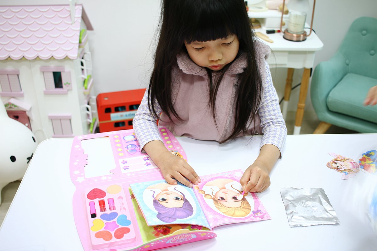 【團購】ROI BOOKS遊戲書  結合勞作與美學的遊戲書，讓孩子享受動手做的樂趣