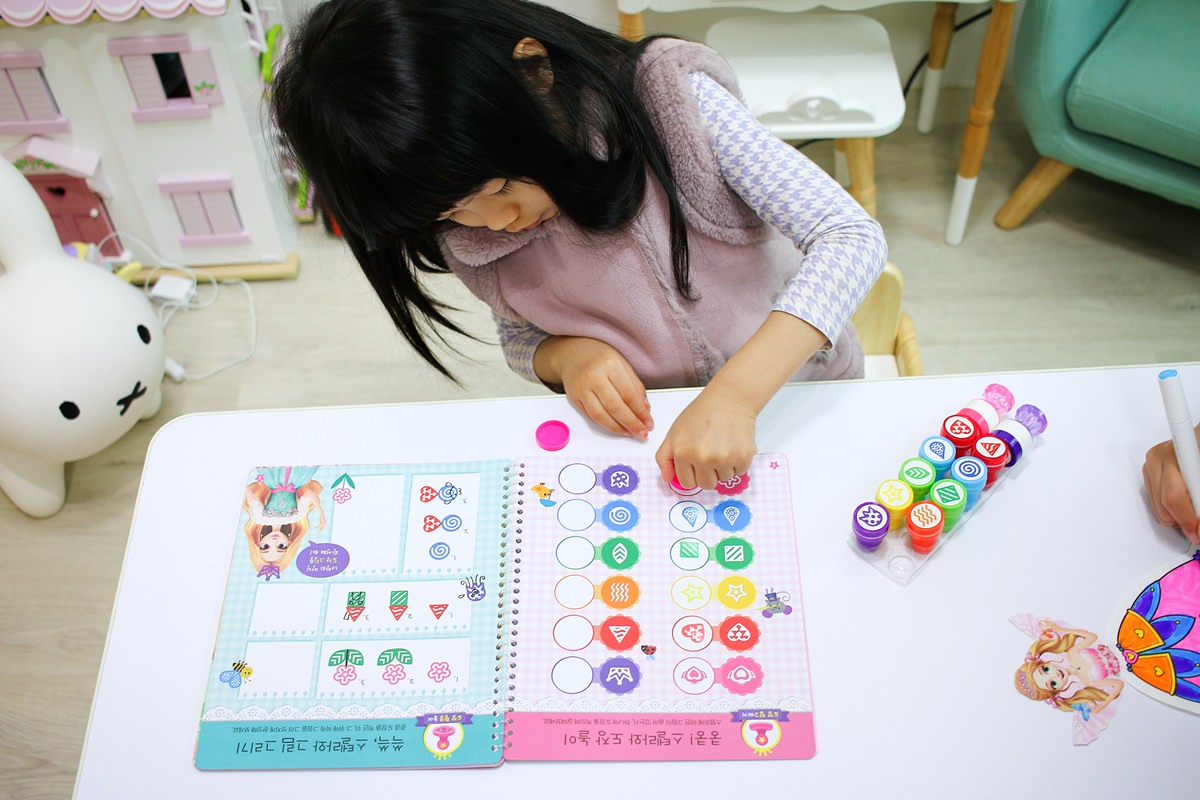 【團購】ROI BOOKS遊戲書  結合勞作與美學的遊戲書，讓孩子享受動手做的樂趣