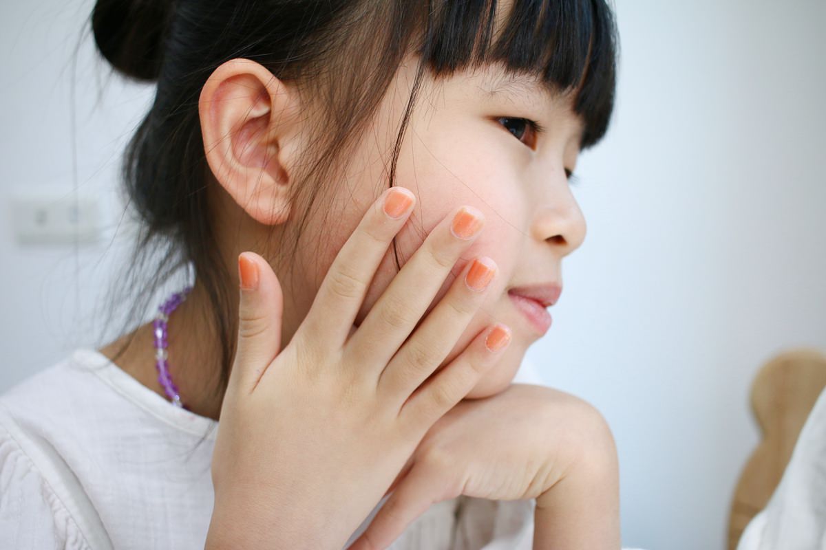 SUYON兒童可撕式指甲油  無毒、安全、色系超可愛，滿足女孩兒的公主夢