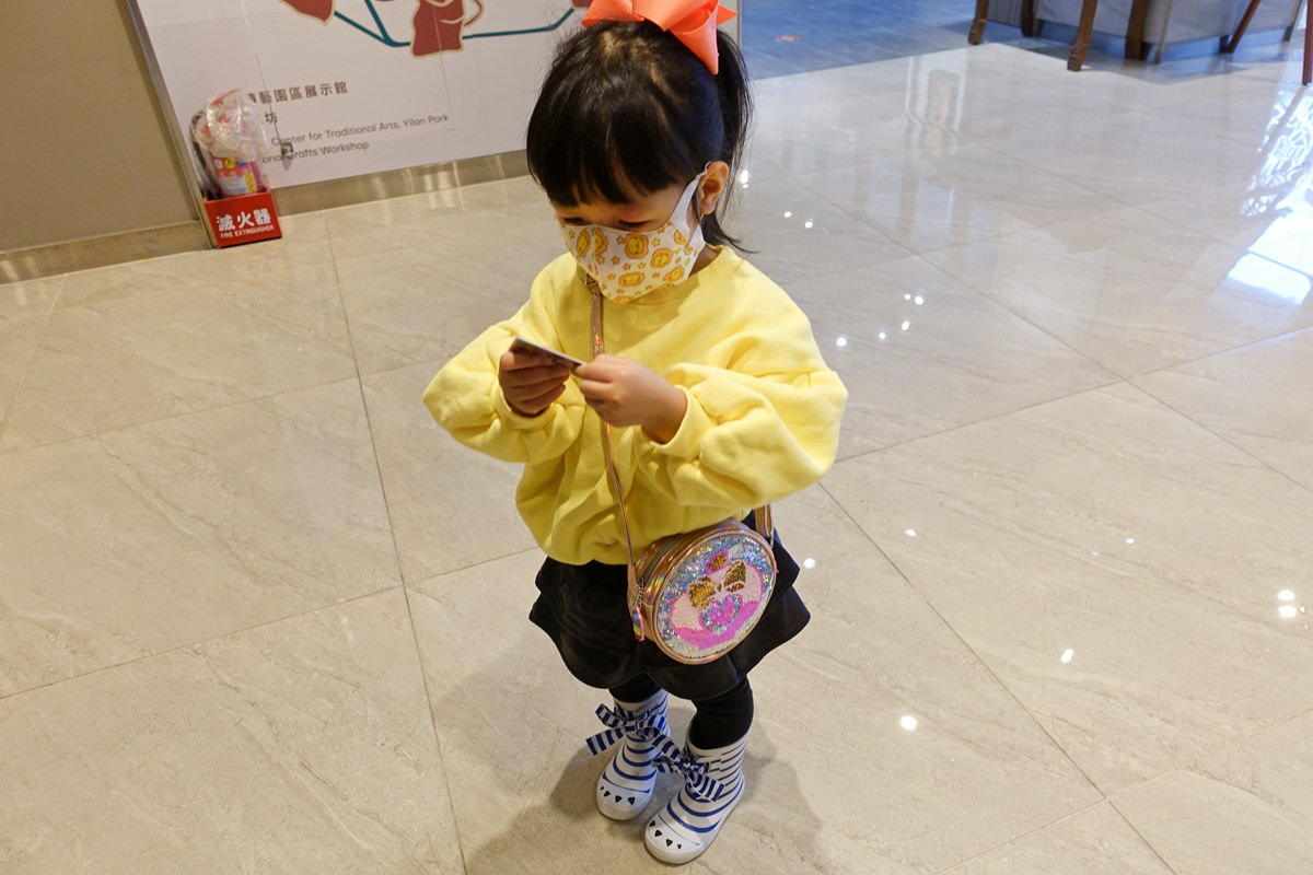 Tiger Family幻彩斜背包04