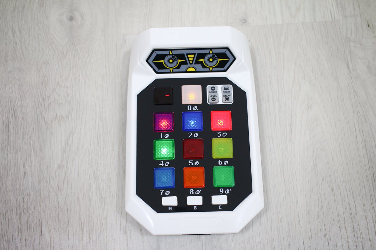 HANAYAMA 超好玩的益智桌遊遊戲，讓孩子在遊戲中培養邏輯思考與推理、分析能力